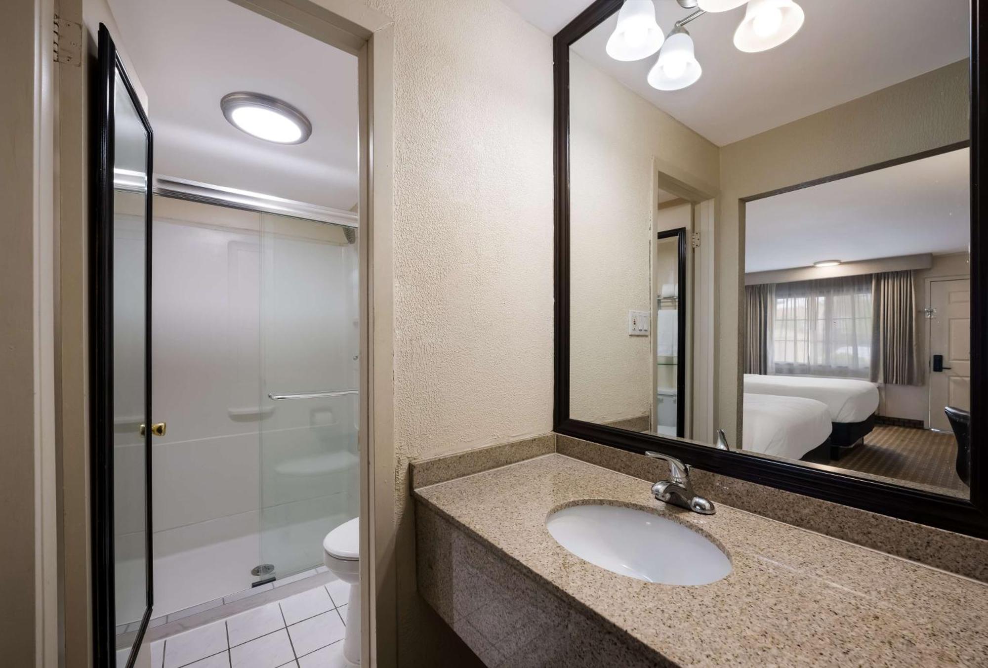 Surestay Plus By Best Western Woodbury Inn מראה חיצוני תמונה
